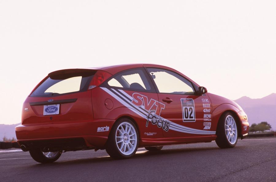  Ford Focus SVT 2003 года  (фото 4 из 7)